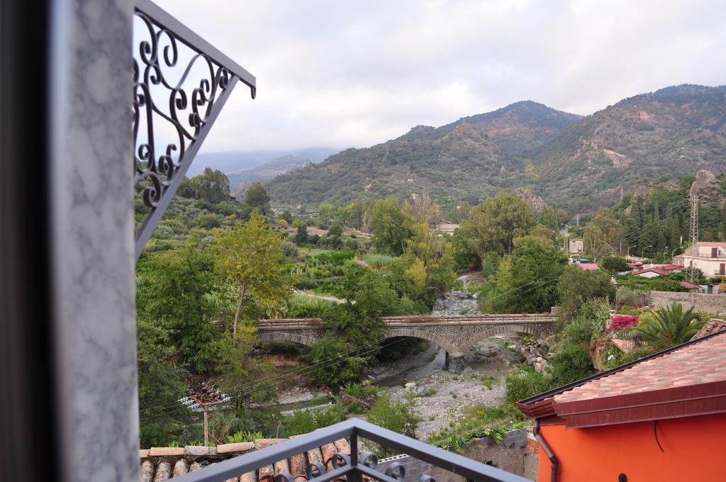 Casa Catena Francavilla di Sicilia Rom bilde