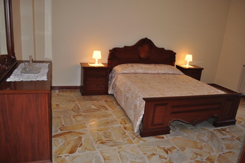 Casa Catena Francavilla di Sicilia Rom bilde